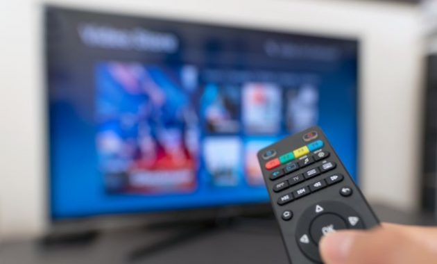 How do I get my Sharp TV picture to fit the screen